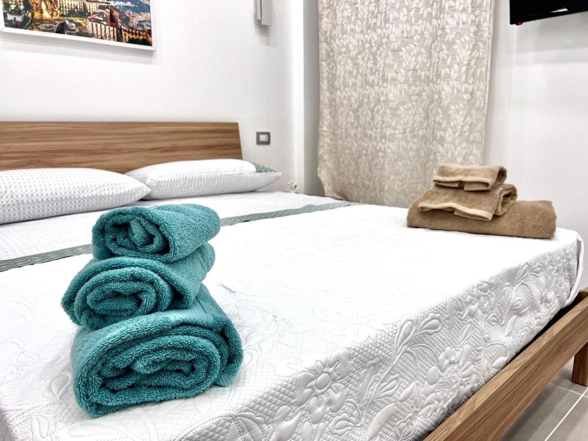 Casa Vacanza Da Zia Susetta Napoli Bagian luar foto