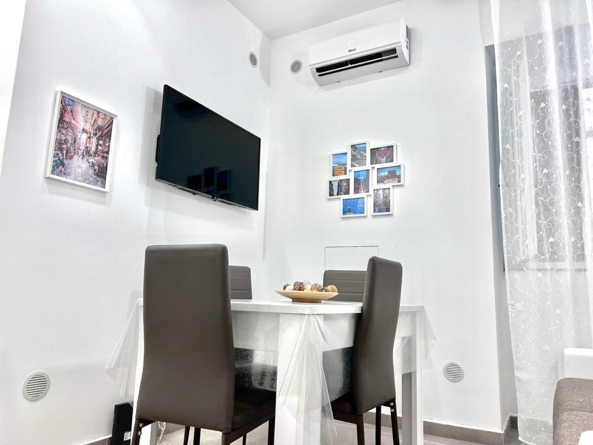Casa Vacanza Da Zia Susetta Napoli Bagian luar foto